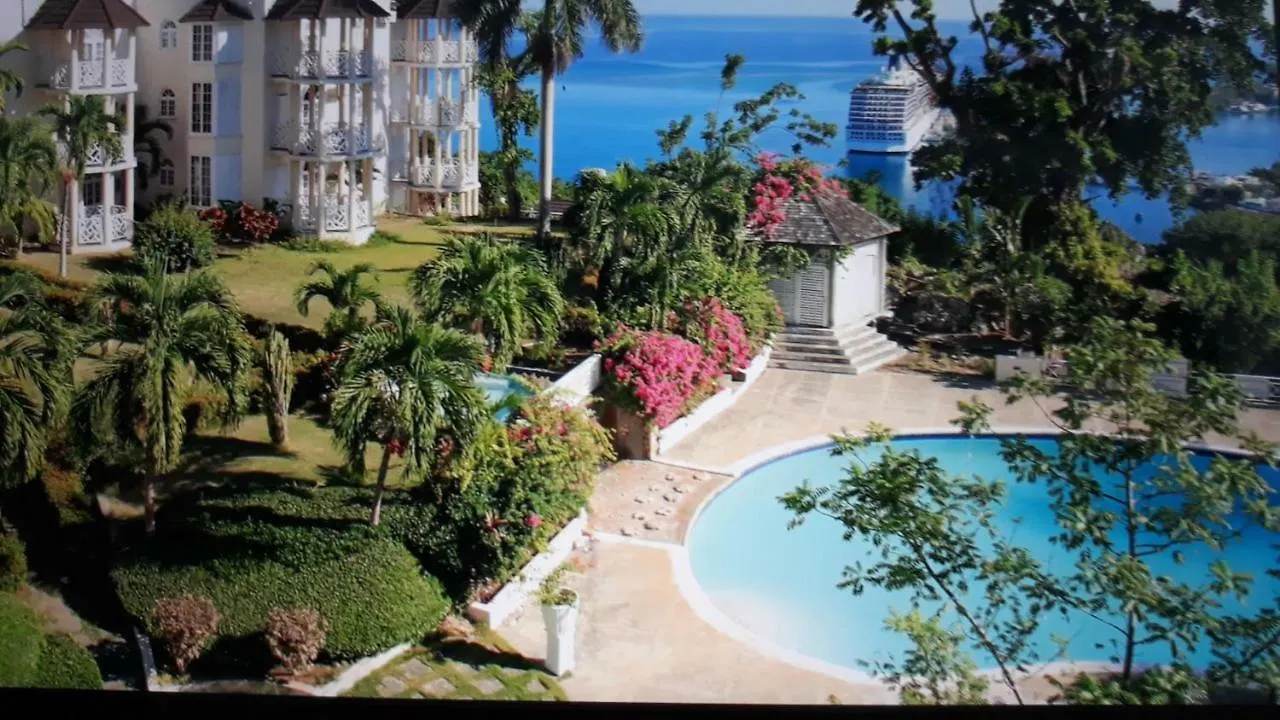 Secluded Studio@Sky Castles, Columbus Heights, Ocho Rios