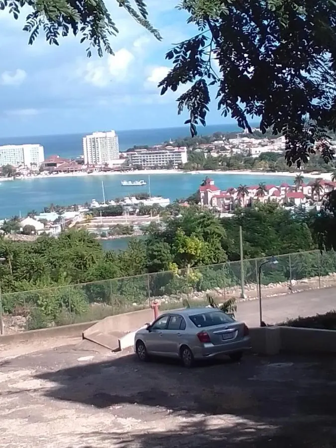 Secluded Studio@Sky Castles, Columbus Heights, Ocho Rios Giamaica